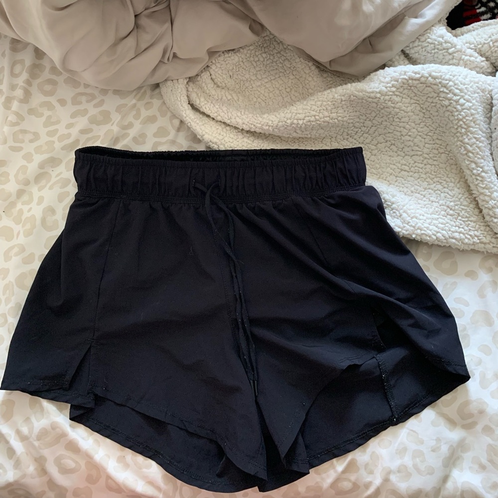 BLACK ATHLETIC SHORTS